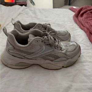 Reebok Women's Light Gray Sneakers